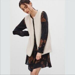 Aritzia wilfred faux fur full zip sleeveless vest